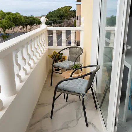 Panoramic Balcony, Sea And Sunsets شقة *